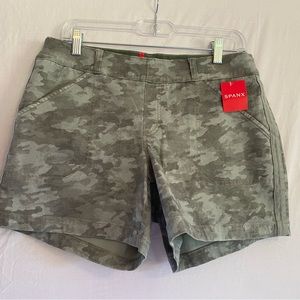 SPANX- NWT- Pull on camo shorts. Jean material. Size large. Retails for $72.